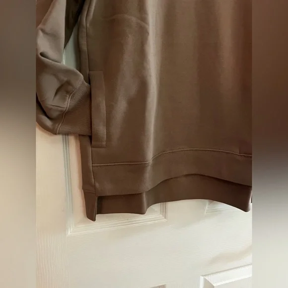 Zenana/women’s NWOT Cocoa Boyfriend Crewneck Top Size S - Picture 5 of 7